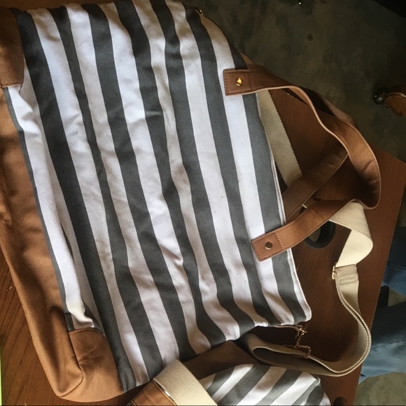 Summertime Crossbody and Weekender - Picture 3 of 8